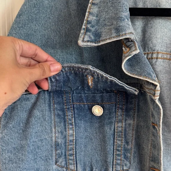 Cropped Distressed Blue Denim Jacket - Picture 4 of 8